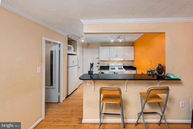 Foto del edificio - 2030 F St NW