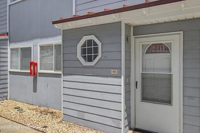 Building Photo - 1664 Beach Blvd
