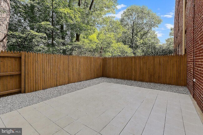 Foto del edificio - 2500 Q St NW