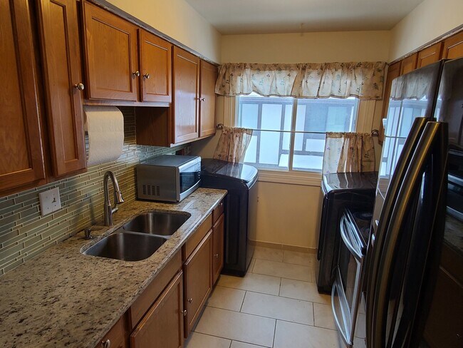 Foto del edificio - 6237 Kit Carson Dr
