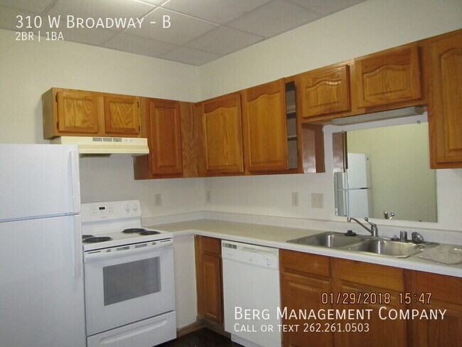 Foto del edificio - 310 W Broadway