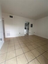 Building Photo - 3680 Oak Ave