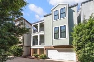 Building Photo - 1407 Dart St