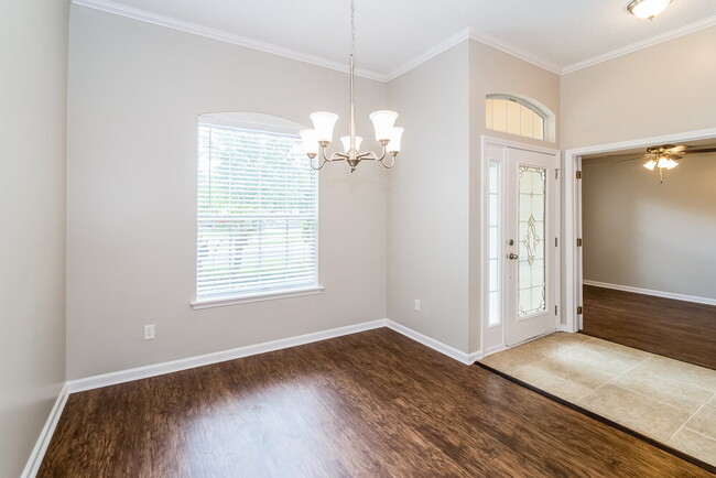 Foto del edificio - 2917 Thorncrest Dr