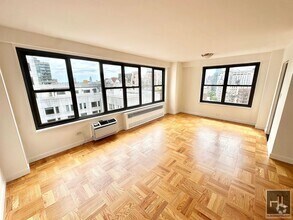 Building Photo - SUNNY ONE BEDROOM IN HEART OF UNION SQUARE