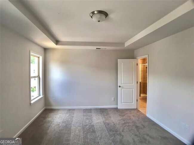 Building Photo - 3230 Reagan Way