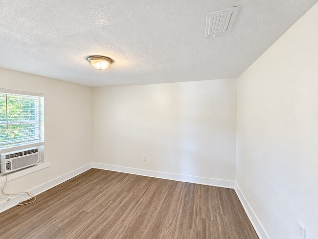 Foto del edificio - 2127 13th St W