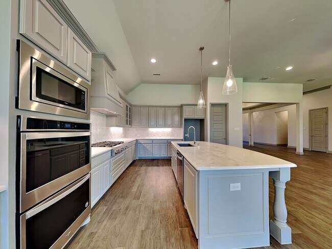 Foto del edificio - 614 Summer Oaks Dr