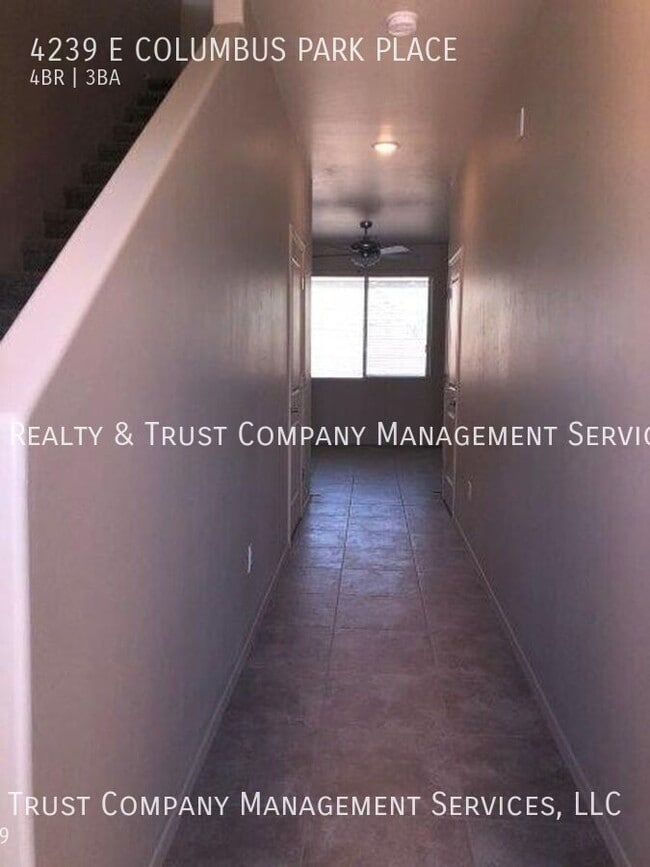 Foto del edificio - 4239 E Columbus Park Pl