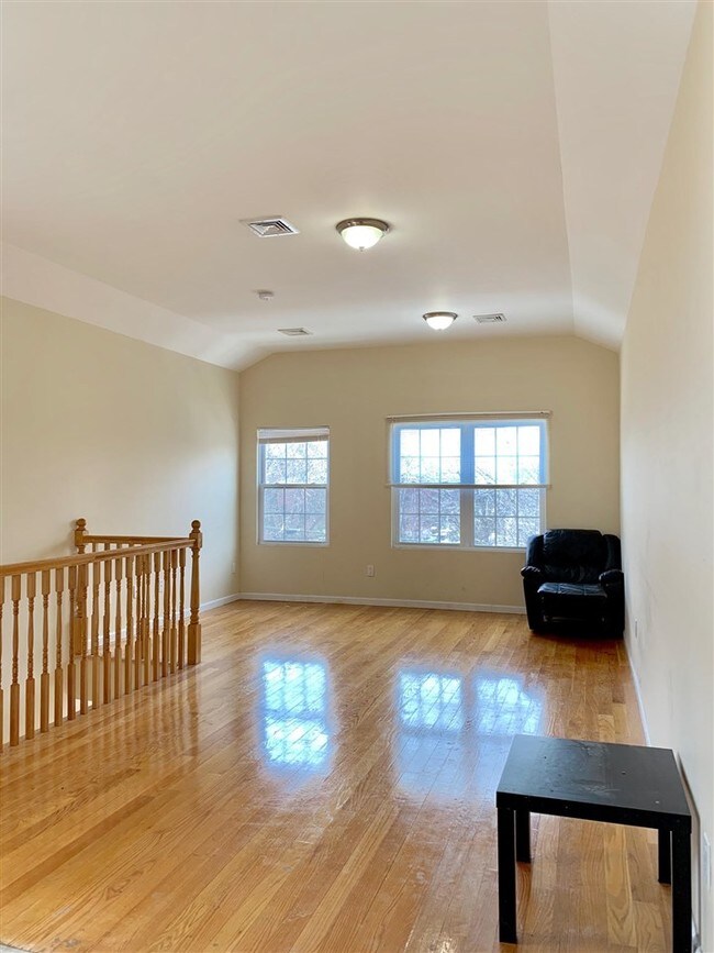 Foto del edificio - 44 Dales Ave