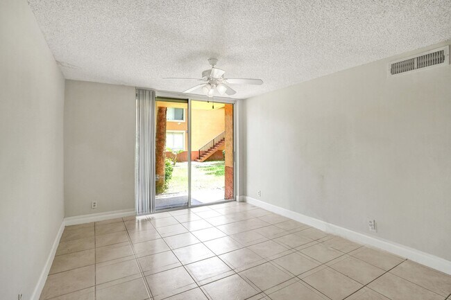 Building Photo - Updated 2 Bed, 2 Bath 1st Floor Condo with...