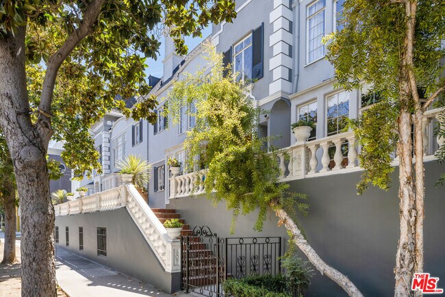 Building Photo - 3350 James M Wood Blvd