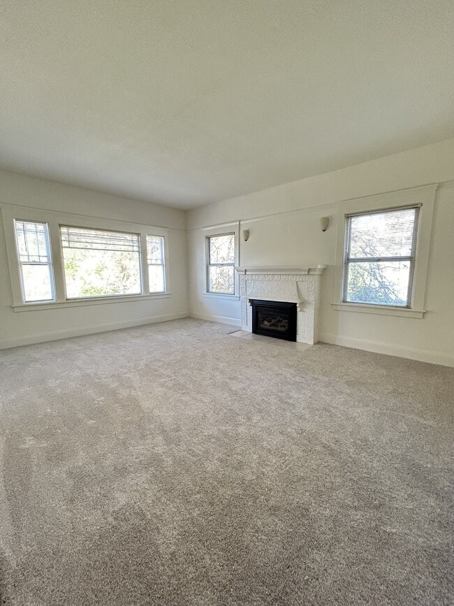 Photo - 1233 Castro St House