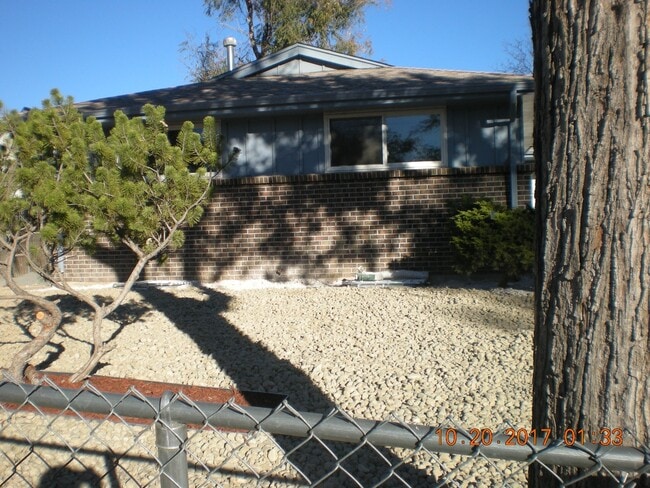 Exterior of duplex - 1160 Clinton St