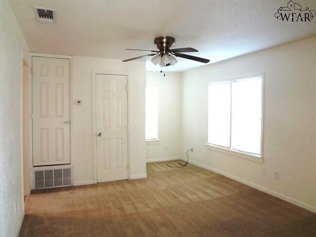 Foto del edificio - 2113 Taylor St