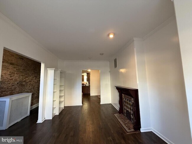 Foto del edificio - 833 11th St NE