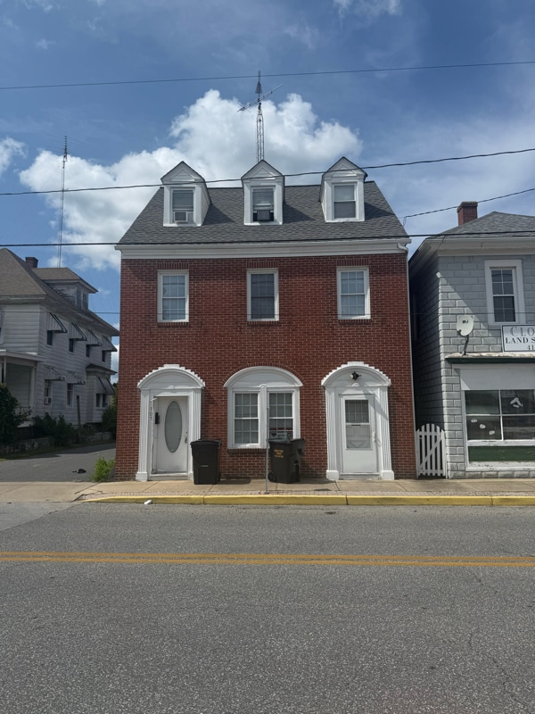 Building Photo - 105 W Central Ave