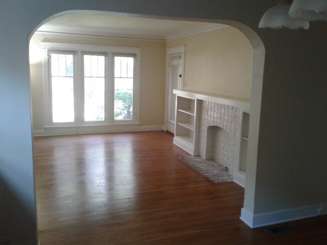 Building Photo - 1530 El Rito Ave