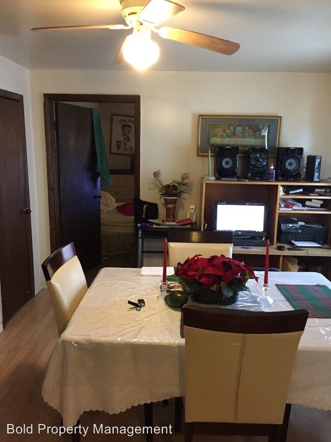 Foto del edificio - 2438 Mifflin St