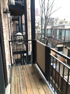 Foto del edificio - 512 W Barry Ave