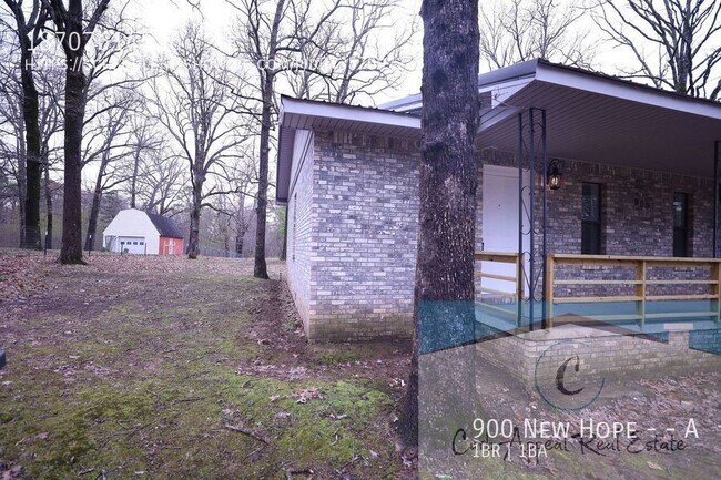 Building Photo - 900 New Hope Ln