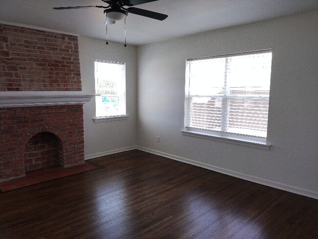 Building Photo - 1312 S Quaker Ave
