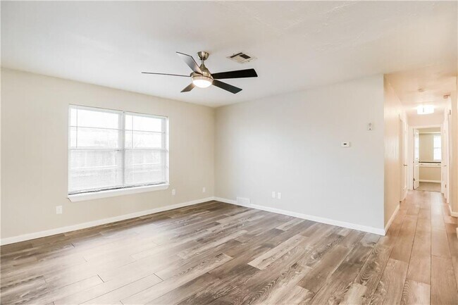 Foto del edificio - 1317 SW 63rd St