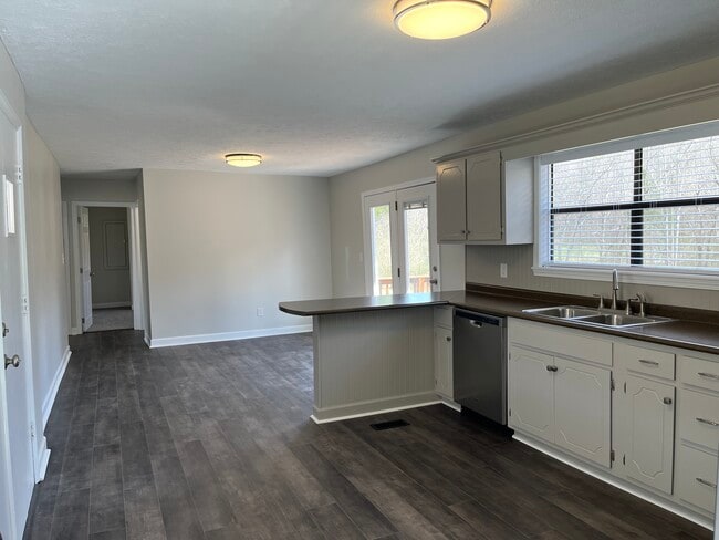 Building Photo - 1272 Gallaher Rd