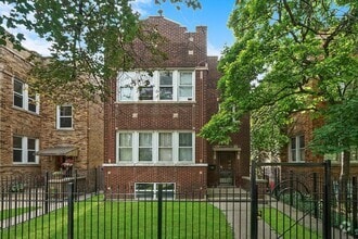Building Photo - 2726 N Harding Ave