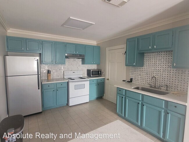 Building Photo - 2 br, 1 bath House - 1006 Sealy St.