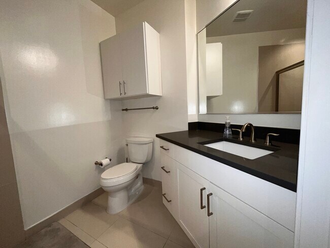 Building Photo - 2550 17th St NW