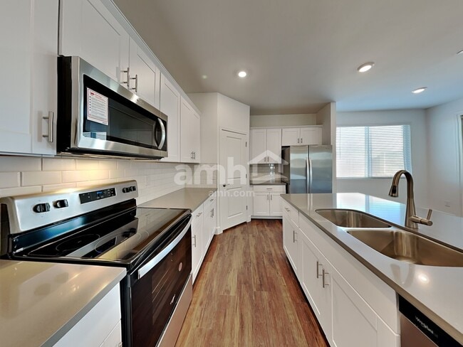 Building Photo - 6092 W Paseo Hilario