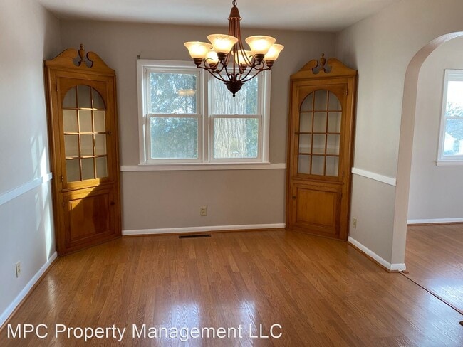 Building Photo - 3 br, 1.5 bath House - 548 Briody St