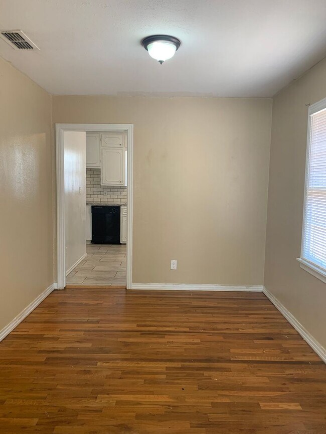 Foto del edificio - 4 Bedroom Home Located In Heart of Lubbock!