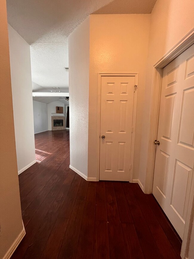 Foto del edificio - 3 Bed, 2 Bath Home in Fort Worth