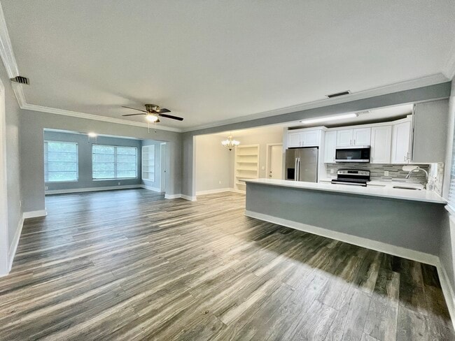 Building Photo - 2192 Belmar Dr