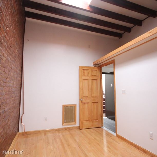 Building Photo - 563 Seneca Ave