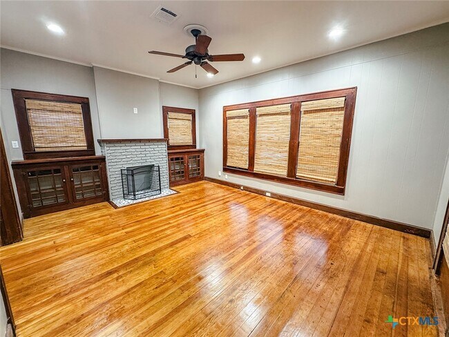 Foto del edificio - 507 W Brazos St
