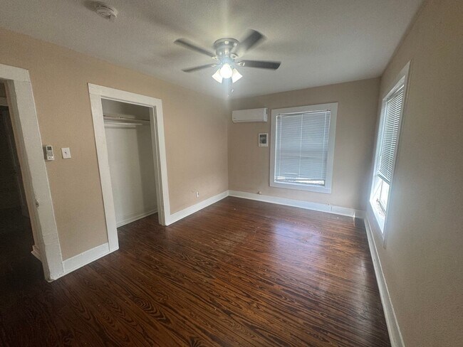 Foto del edificio - Charming 1BR Multi Family