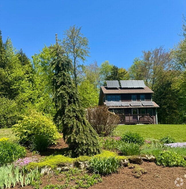 Building Photo - 427 Solar Way Dr
