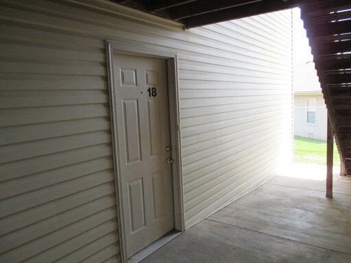Building Photo - 2712 S Ingram Mill Rd