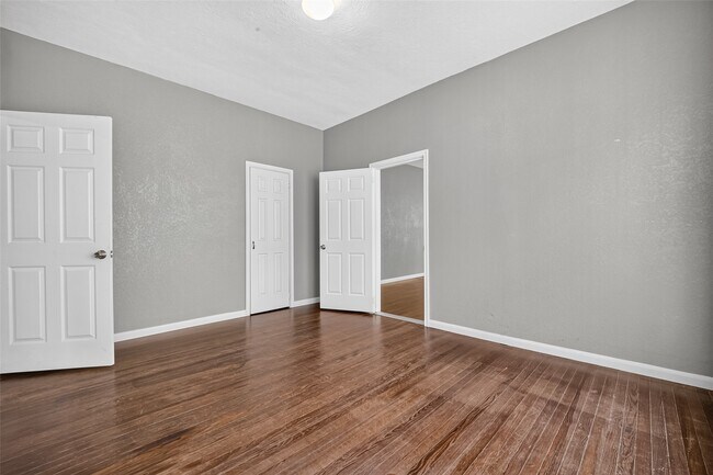 Foto del edificio - 3010 Garrow St