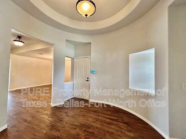 Foto del edificio - 511 Carnation Ln