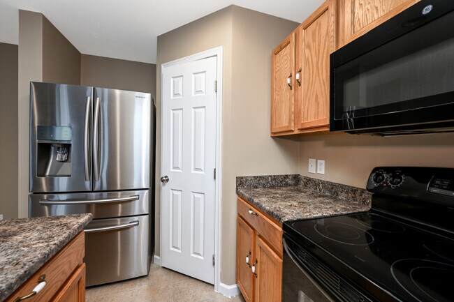 Building Photo - 7836 Creekside Pkwy