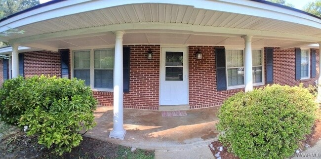 Building Photo - 3733 Royal Crest Dr