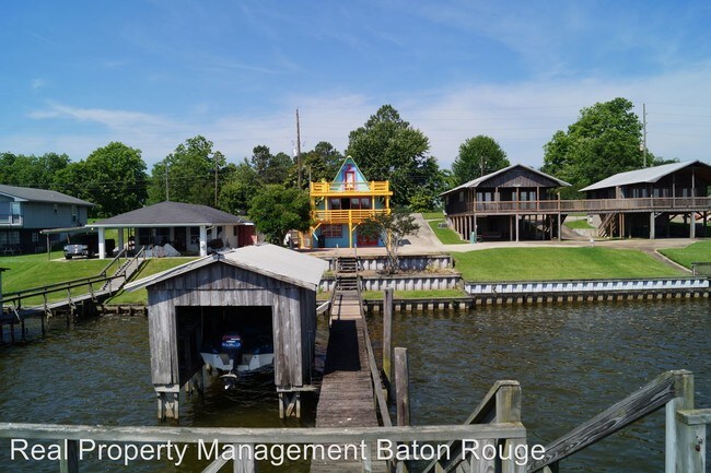 Building Photo - 8102 False River Rd