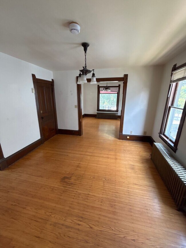 Foto del edificio - 524 8th Ave NE