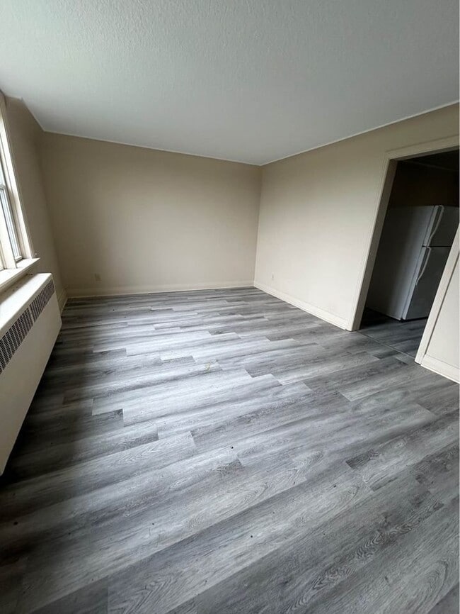 Building Photo - 1742 Confederation Line