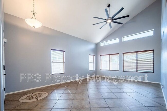 Building Photo - 15292 W Post Dr