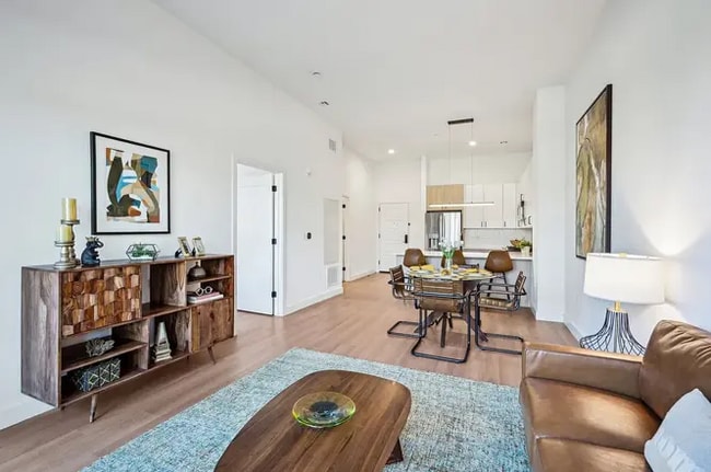 Foto del edificio - 1642 E 56th St